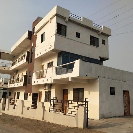 דירות Ellora Shivam Residency מראה חיצוני תמונה